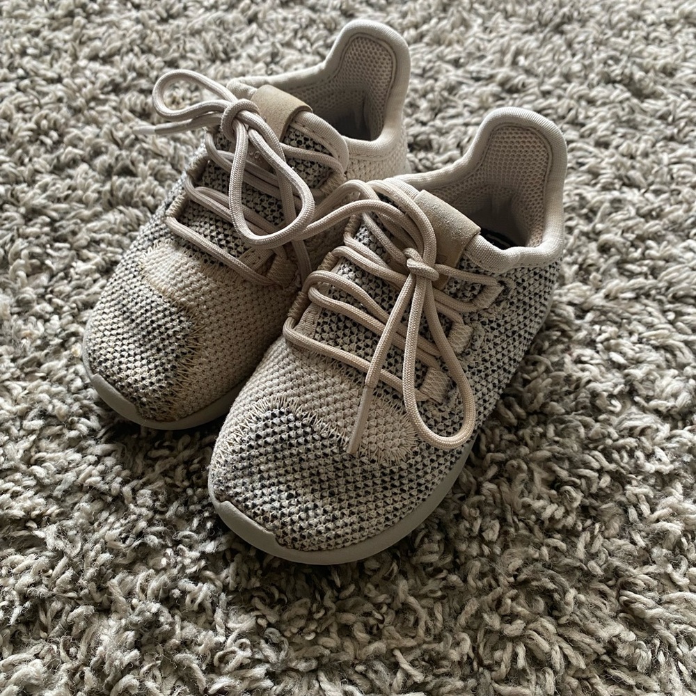 adidas MND R1 girlsCream and Gray Sneakers